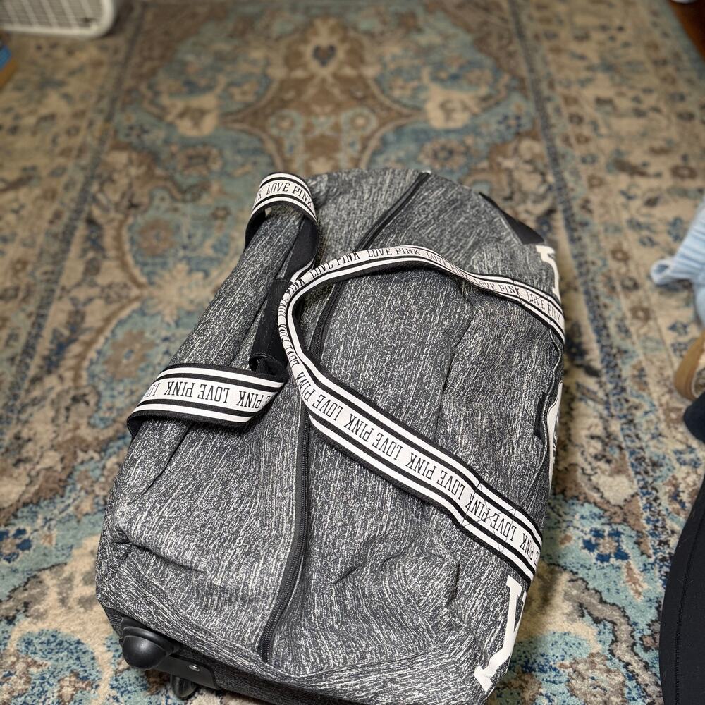 VS Pink Suitcase Duffle bag - Picture 2 of 6